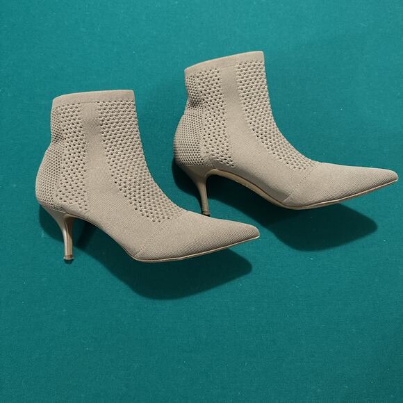 Charles by Charles David Women’s Grey Knit Ankle Booties Size 9M - Picture 4 of 9